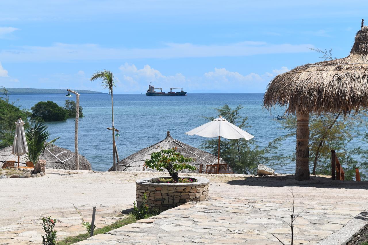 Padadita Beach Hotel Waingapu Kültér fotó